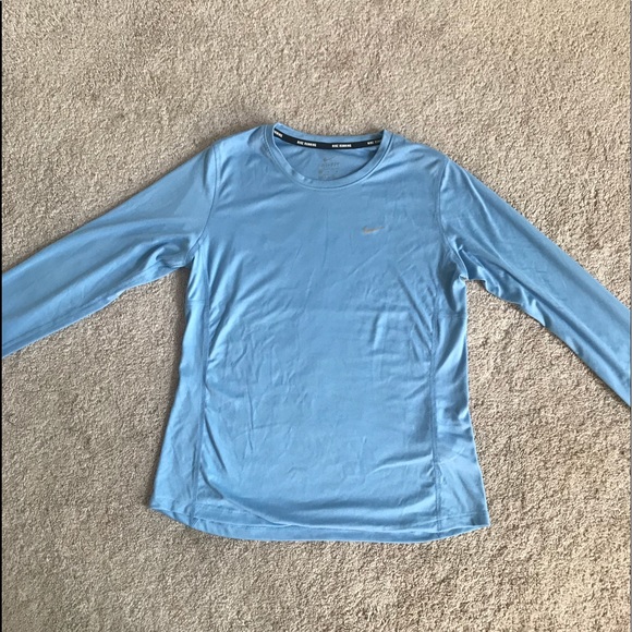 light blue nike long sleeve